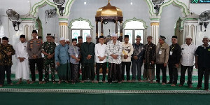 Wagub Dek Fadh Hadiri Maulid Bersama Ratusan Anak Yatim di Teupin Raya