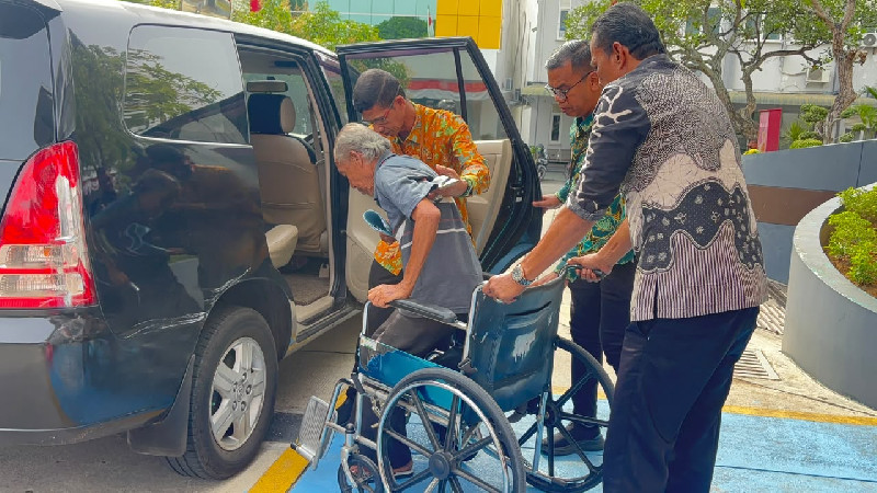 Kisah Haru Kakek di Banda Aceh, 35 Tahun Menanti Akta Kematian Istri