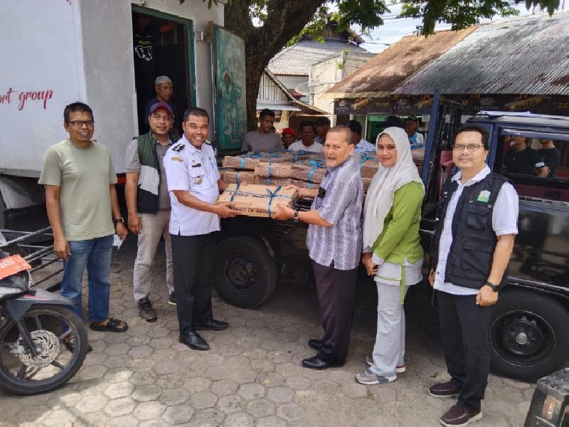 DKP Aceh Salurkan 3,7 Ton Ikan Beku untuk Cegah Stunting di Lamlhom