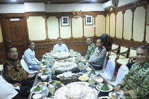 Wagub Aceh Dek Fadh Gelar Pertemuan Rutin Forkopimda, Bahas Situasi Terkini