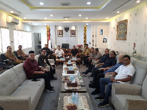 Wagub Aceh Dek Fadh dan Ketua DPRA Bahas Perubahan UUPA
