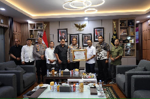 AMSI Aceh dan Polda Perkuat Kemitraan, Kapolda Ruddi Setiawan Terima Penghargaan