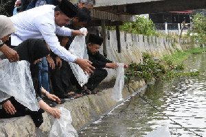Pemkab Aceh Tengah Tebar 50.000 Benih Ikan Nila untuk Perkuat Ketahanan Pangan