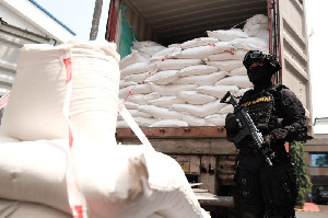 Bea Cukai Bongkar Modus Impor Ilegal Beras, Garam, dan Pakaian Bekas Senilai Rp27,3 Miliar