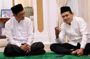 Wagub Aceh Fadlullah Silaturahmi dengan Waled Lapang