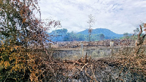 Kebakaran Lahan di Seulawah Scout Camp Ganggu Pengguna Jalan Nasional Banda Aceh-Medan