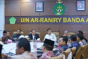 Perkuat PPID UIN Ar-Raniry, Komisioner KIP Berikan Bimtek Pengelolaan Informasi Publik