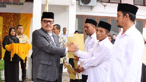 Bupati TRK Lantik 125 Tuha Peut Gampong, Minta Perkuat Sinergi dengan Keuchik