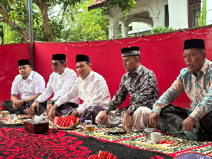 Wagub Aceh Melayat ke Rumah Duka Ibunda Tgk Muharuddin di Aceh Utara