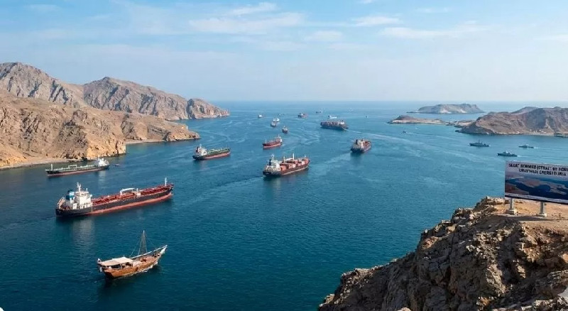Kapal Dagang Diserang di Hormuz, Satu Tewas Jelang Pertemuan Teluk