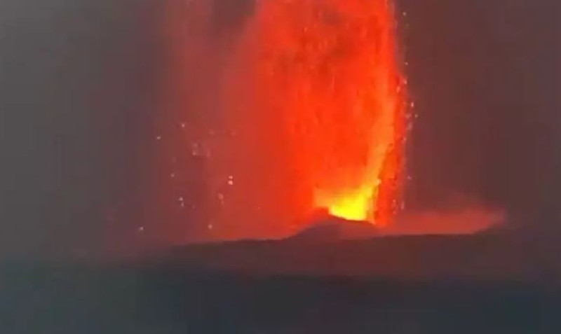 Gunung Anak Krakatau Erupsi, Kemenhub Pastikan Penerbangan Soekarno-Hatta Aman