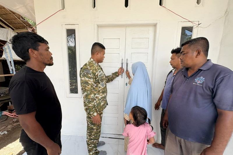 Senyum Katratunida, Guru Ngaji di Aceh Utara Terima Rumah Baru dari TNI