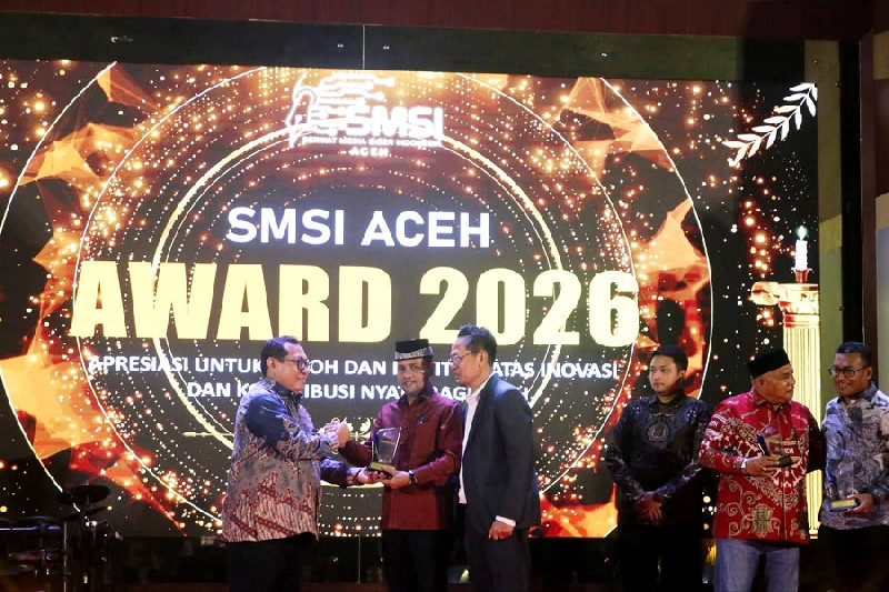 Cepat Merespon Persoalan Publik, Tgk Muharuddin Raih Penghargaan SMSI Aceh Award 2026