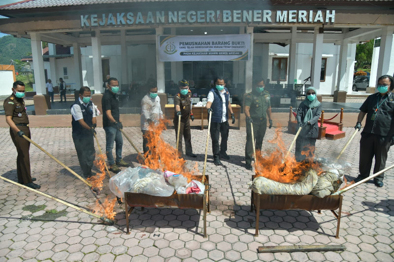 Barang Bukti dari 16 Kasus Narkotika di Bener Meriah Dimusnahkan