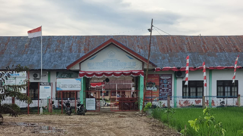 Kronik Protes Siswa Terhadap Penebangan Pohon di SMAN 1 Simpang Ulim Berujung Penunjukan Plh Kepala Baru