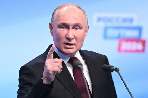 Putin Janji Bantu Iran Akhiri Perang Timur Tengah