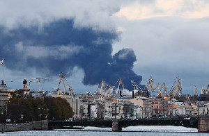Ukraina Serang Rusia dengan 1.015 Drone, Terminal Minyak St. Petersburg Terbakar