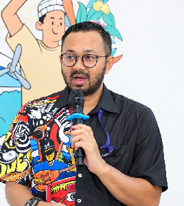 Fauzan Desak Ketua DPRA Kibarkan Bulan Bintang di Halaman Gedung Dewan