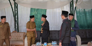 Dek Fadh Hadiri Maulid Nabi di Dayah Inshafuddin, Pererat Silaturahmi dengan Ulama