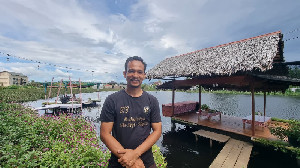 Makan Sambil Menikmati Danau di Tengah Kota, Angkringan Danau Mutiara Hadirkan Cita Rasa Berbeda