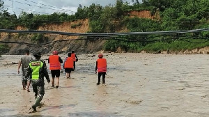 Warga Jamat Hilang Terseret Arus Sungai Belum Ditemukan
