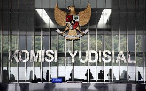 KY-MA Jatuhkan Sanksi ke 2 Hakim, Ada yang Dipecat gegara Bolos 129 Hari