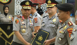 Kapolda dan Wakapolda Aceh Dianugerahi Pin Emas Kapolri