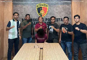 Kecelakaan Berujung Cekcok, Pria di Banda Aceh Tusuk Pengendara Motor Pakai Pisau