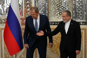 Iran Tegaskan Selat Hormuz Tak Dibuka Sebelum AS Penuhi Syarat
