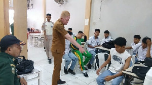 Satpol PP WH Lueng Bata Tertibkan Pelajar yang Nongkrong Saat Jam Belajar