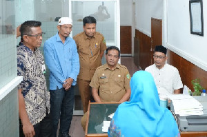 Sekda Sabang Pantau Penyaluran Zakat di Bank Aceh, Antrean Panjang Dihindari