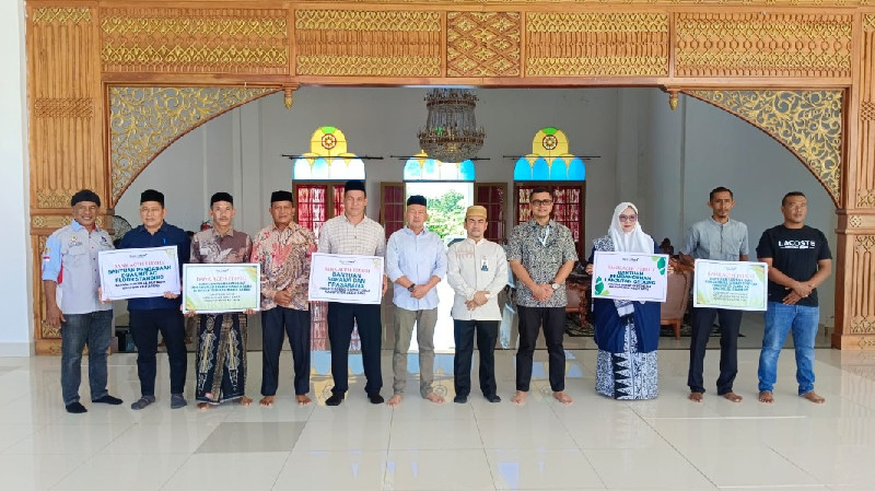 Bupati Safwandi Serahkan CSR Bank Aceh, Ada Bantuan untuk Masjid dan Guru Dayah
