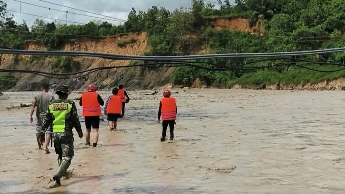 Warga Jamat Hilang Terseret Arus Sungai Belum Ditemukan