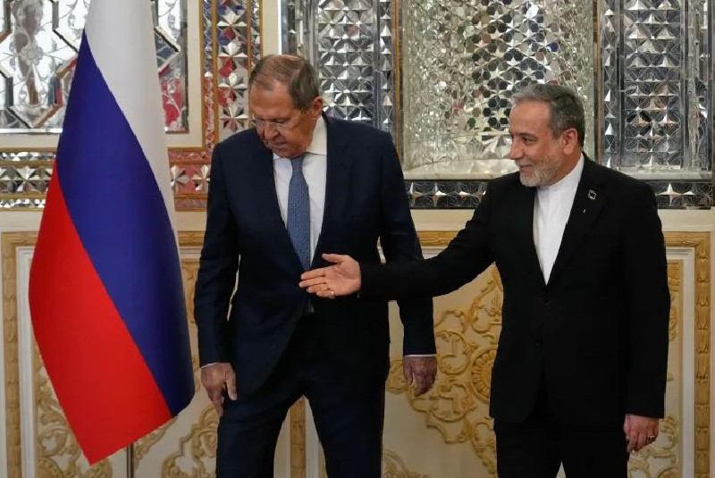 Iran Tegaskan Selat Hormuz Tak Dibuka Sebelum AS Penuhi Syarat