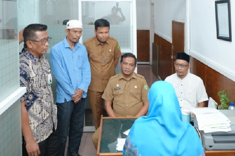 Sekda Sabang Pantau Penyaluran Zakat di Bank Aceh, Antrean Panjang Dihindari