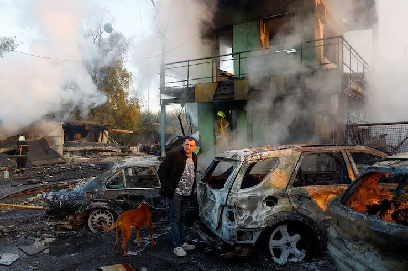 Rusia Serang Ukraina Semalam Suntuk, 70 Rudal dan 130 Drone Dikerahkan